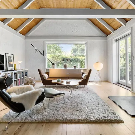 Beautiful In M With Wifi Holiday home *